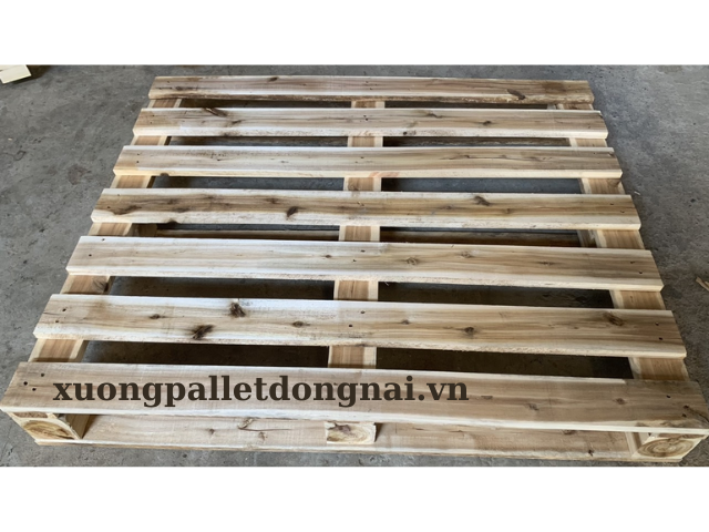 Cần mua pallet giá rẻ tại khu công nghiệp sông mây